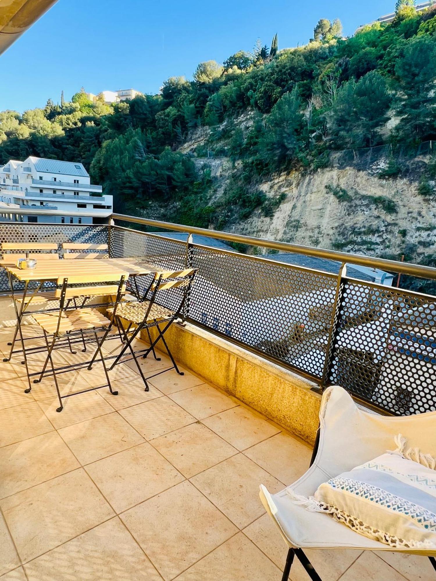 ניס Magnificent Renovated Apartment, 2 Rooms Of 45 M2, Close Tothe Sea, Top Floor, Terrace מראה חיצוני תמונה